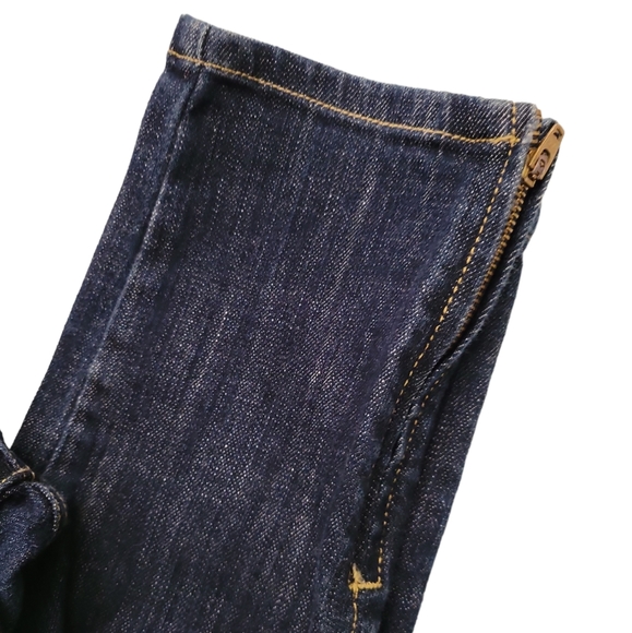 Barely worn distress jeans - Picture 3 of 9